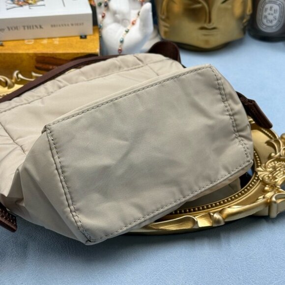 🆕 GANNI 🧿 NWT Recycled Tech Mini Bucket Bag Pouch, Oyster Gray - Picture 12 of 12